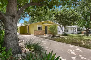 3013 E 18th St, Austin, TX 78702 - Photo 2