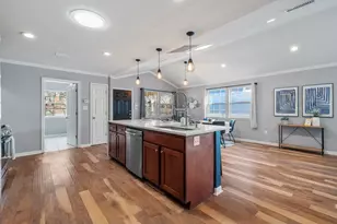 2001 E 8th St, Austin, TX 78702 - Photo 10