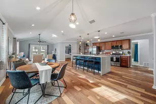 2001 E 8th St, Austin, TX 78702 - Photo 4