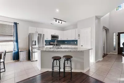 1712 Lynnville Trail, Austin, TX 78727 - Photo 2