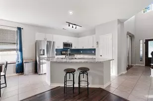 1712 Lynnville Trail, Austin, TX 78727 - Photo 2