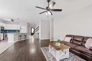 1712 Lynnville Trail, Austin, TX 78727 - Photo 4