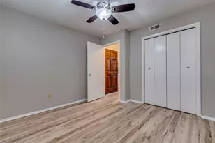 6910 Hart Ln, Austin, TX 78731 - Photo 10