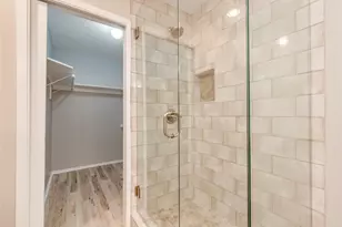 6910 Hart Ln, Austin, TX 78731 - Photo 14