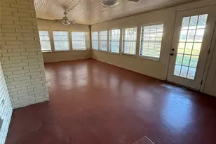 214 Meadowlakes Dr, Meadowlakes, TX 78654 - Photo 6