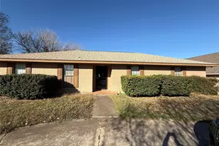 214 Meadowlakes Dr, Meadowlakes, TX 78654 - Photo 1