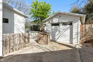 2936 E 14th St, Austin, TX 78702 - Photo 22