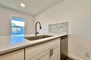 6409 Burns St, Austin, TX 78752 - Photo 6