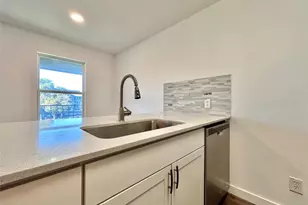 6409 Burns St, Austin, TX 78752 - Photo 6