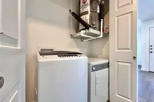 6409 Burns St, Austin, TX 78752 - Photo 18