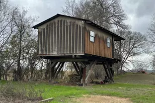 429 Hidden Shores Lp Rd, Smithville, TX 78957 - Photo 4