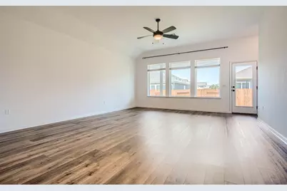 7904 Gilwice Lane, Austin, TX 78744 - Photo 6