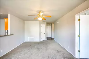 412 Ballentine Ct, Hutto, TX 78634 - Photo 4