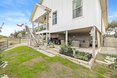 1057 Roanoke Lane, Kerrville, TX 78028 - Photo 34