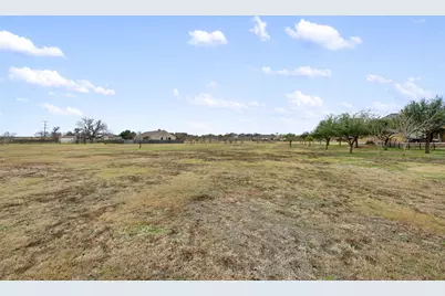 324 Apache Pass, Hutto, TX 78634 - Photo 4