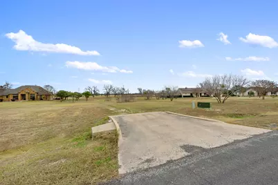 324 Apache Pass, Hutto, TX 78634 - Photo 2
