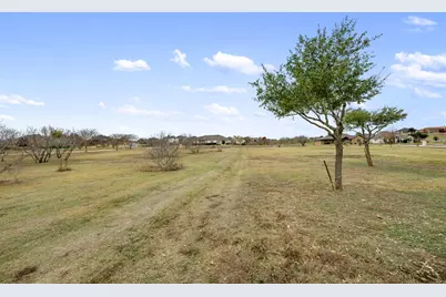 324 Apache Pass, Hutto, TX 78634 - Photo 10