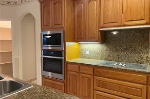 120 W Brazos Dr, Georgetown, TX 78628 - Photo 10