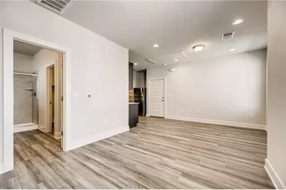 8000 Hillock Terrace #B, Austin, TX 78744 - Photo 4