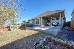 136 Finley St, Hutto, TX 78634 - Photo 40