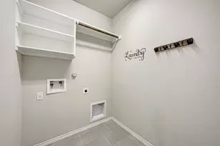 136 Finley St, Hutto, TX 78634 - Photo 36