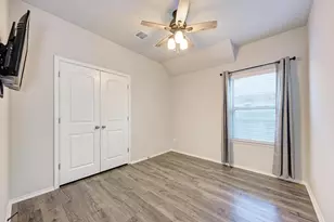 136 Finley St, Hutto, TX 78634 - Photo 30