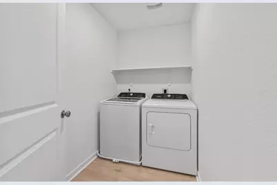 105 Green Berets Bend, Jarrell, TX 76537 - Photo 16