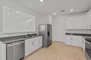 105 Green Berets Bnd, Jarrell, TX 76537 - Photo 8