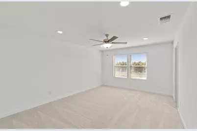 105 Green Berets Bend, Jarrell, TX 76537 - Photo 12