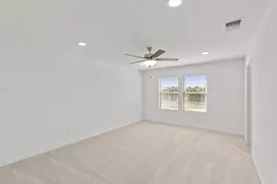 105 Green Berets Bnd, Jarrell, TX 76537 - Photo 12