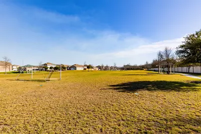 109 Riverdale Drive, Jarrell, TX 76537 - Photo 34