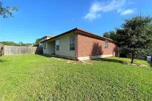 11513 Dove Flight Dr, Del Valle, TX 78617 - Photo 2