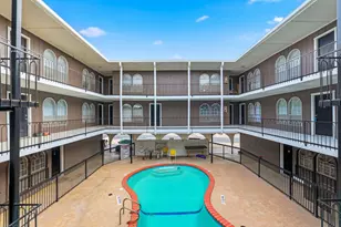 101 E 33rd St, Austin, TX 78705 - Photo 2