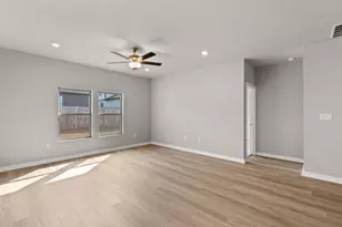 13621 Gray Landing Dr, Elgin, TX 78621 - Photo 16