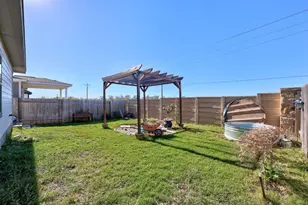 225 Unforgiven Ln, Jarrell, TX 76537 - Photo 30