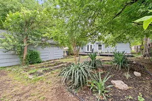 1422 Yorkshire Dr, Austin, TX 78723 - Photo 28