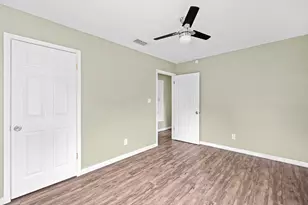 1422 Yorkshire Dr, Austin, TX 78723 - Photo 18