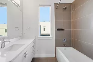 1801 E 2nd St, Austin, TX 78702 - Photo 24