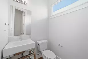 1801 E 2nd St, Austin, TX 78702 - Photo 14