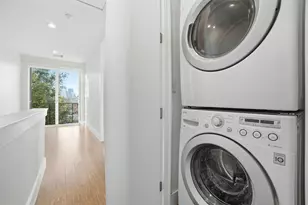 1801 E 2nd St, Austin, TX 78702 - Photo 22