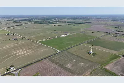 111 Lund Road, Elgin, TX 78621 - Photo 6