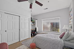 910 W 25th St, Austin, TX 78705 - Photo 8