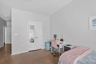910 W 25th St, Austin, TX 78705 - Photo 6