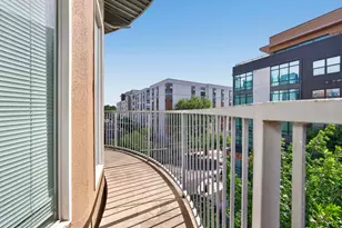 910 W 25th St, Austin, TX 78705 - Photo 14