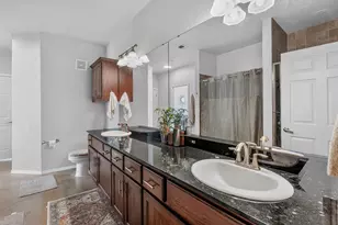 910 W 25th St, Austin, TX 78705 - Photo 10