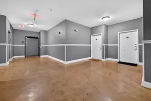 910 W 25th St, Austin, TX 78705 - Photo 4