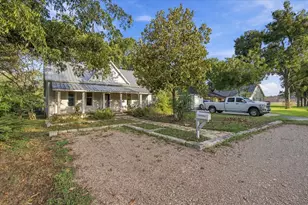 503 Wilkes St, Smithville, TX 78957 - Photo 38