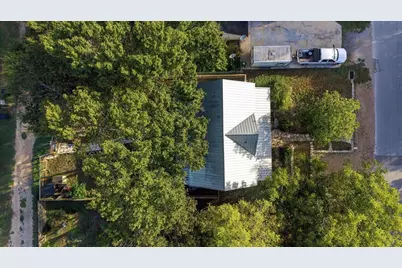 503 Wilkes Street, Smithville, TX 78957 - Photo 4