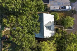 503 Wilkes St, Smithville, TX 78957 - Photo 4