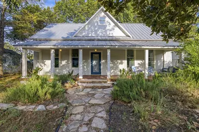 503 Wilkes Street, Smithville, TX 78957 - Photo 6